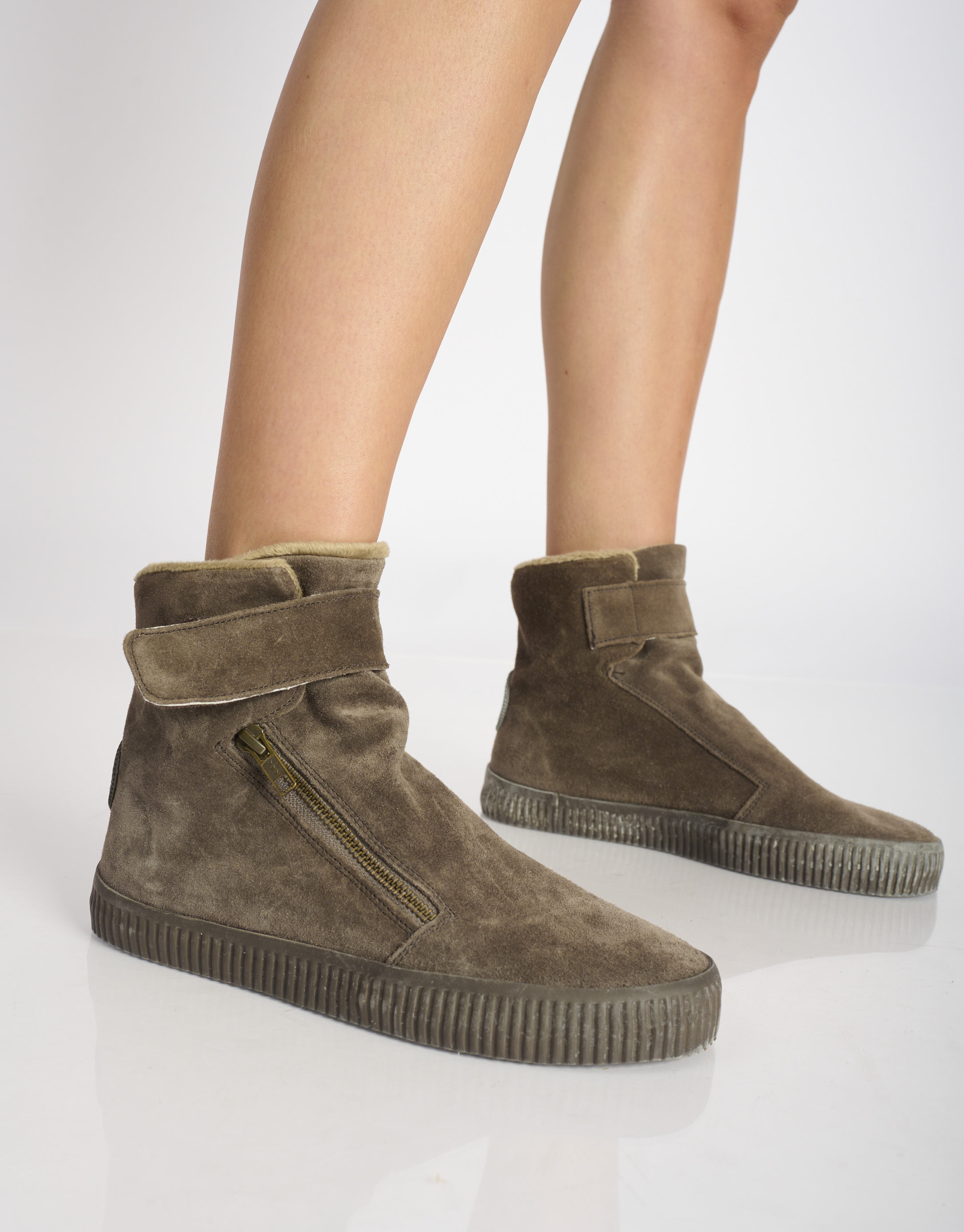 נעלי נשים - Aro - מגפונים עם סקוטש NOELLE - חום כהה1