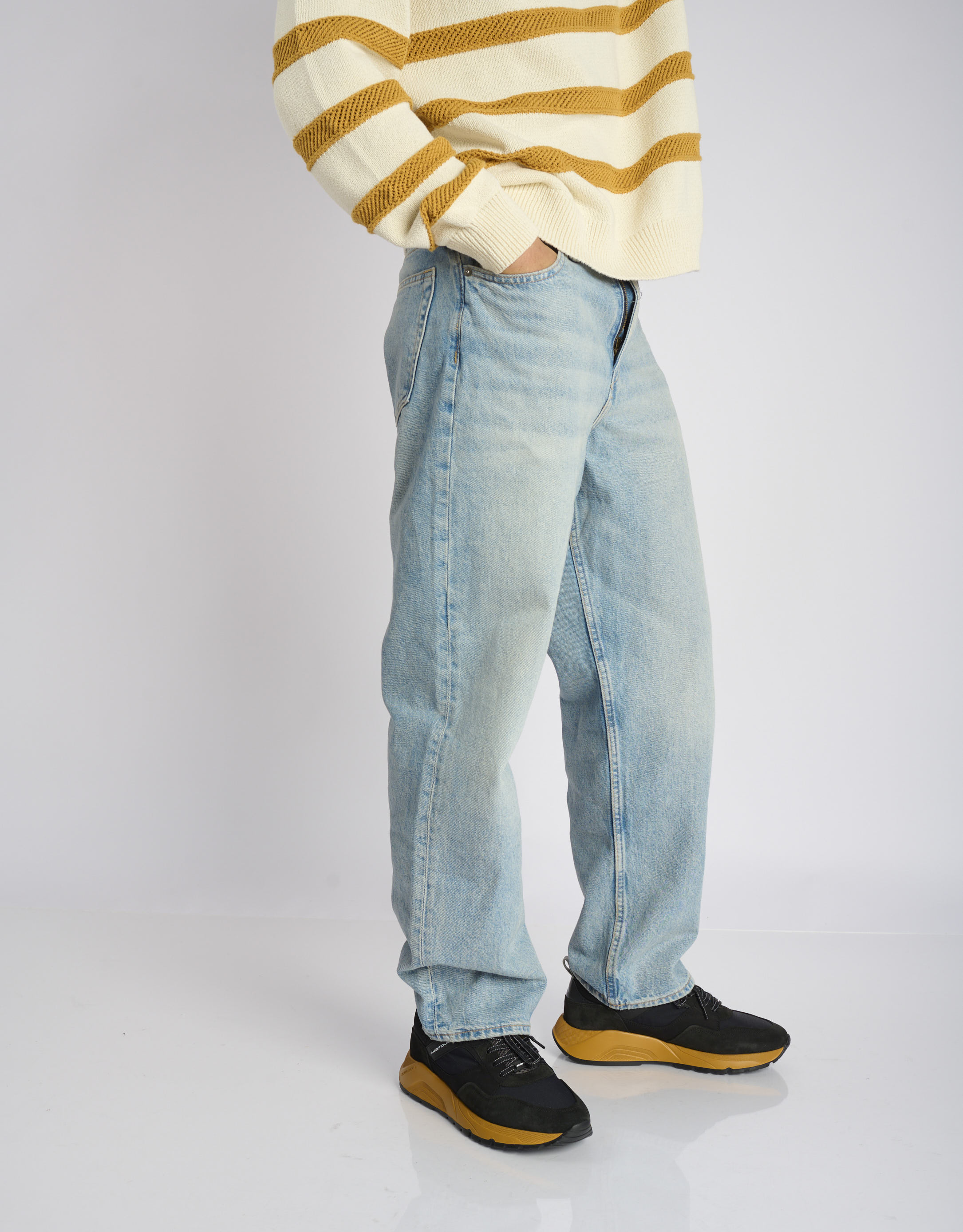 נעלי גברים - Ambitious - סניקרס זמש ובד STRIDER - שחור כתום2