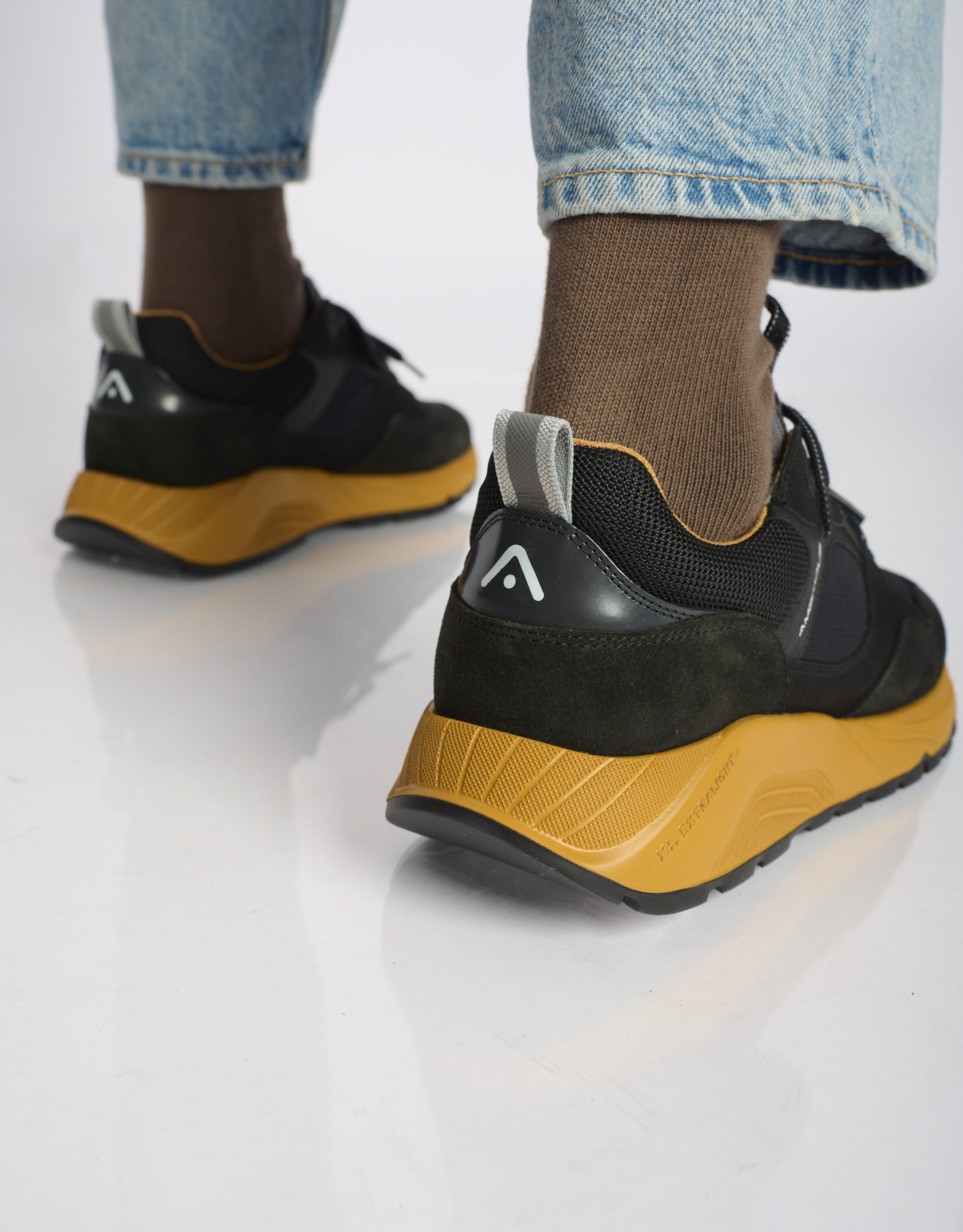 נעלי גברים - Ambitious - סניקרס זמש ובד STRIDER - שחור כתום3