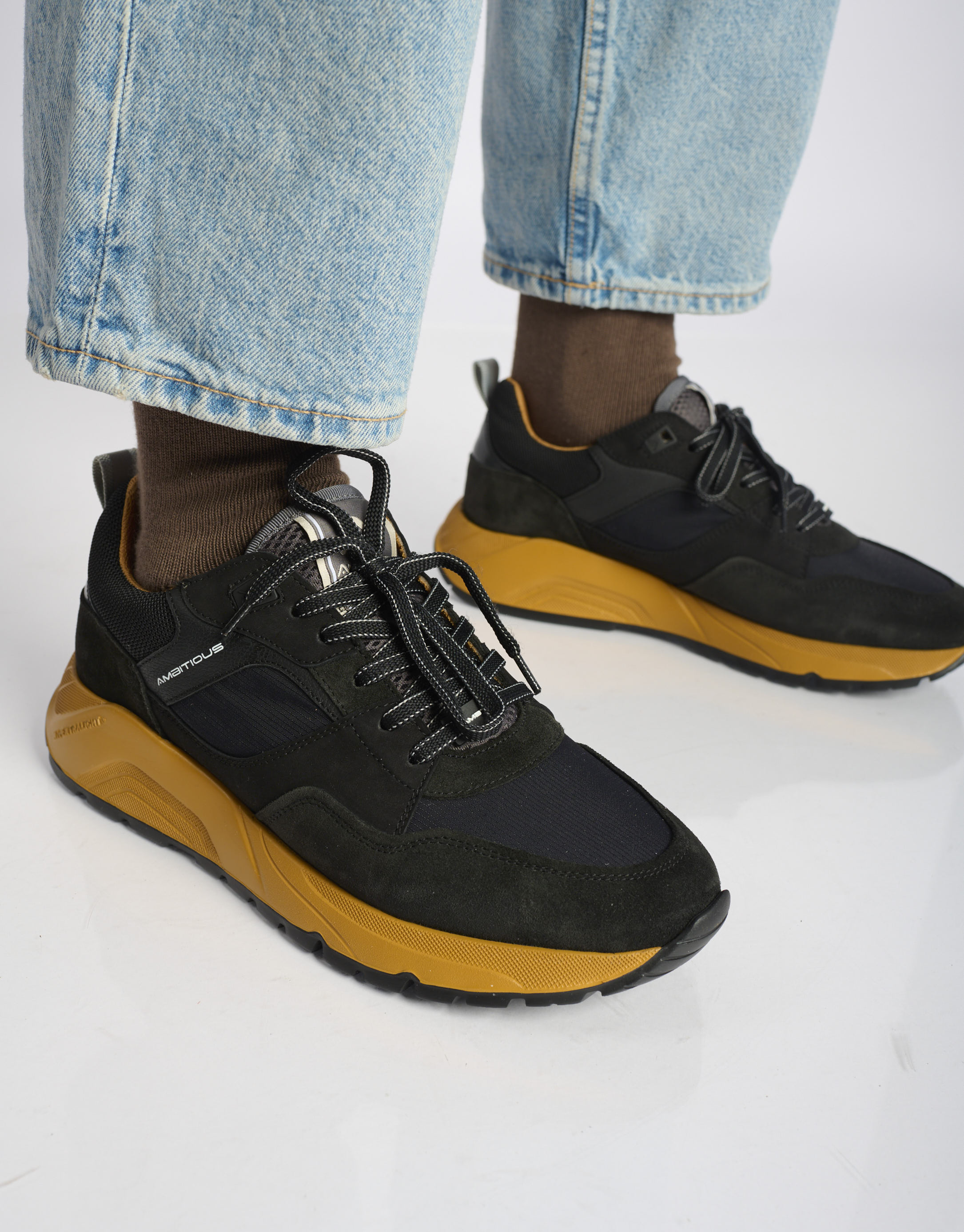 נעלי גברים - Ambitious - סניקרס זמש ובד STRIDER - שחור כתום4