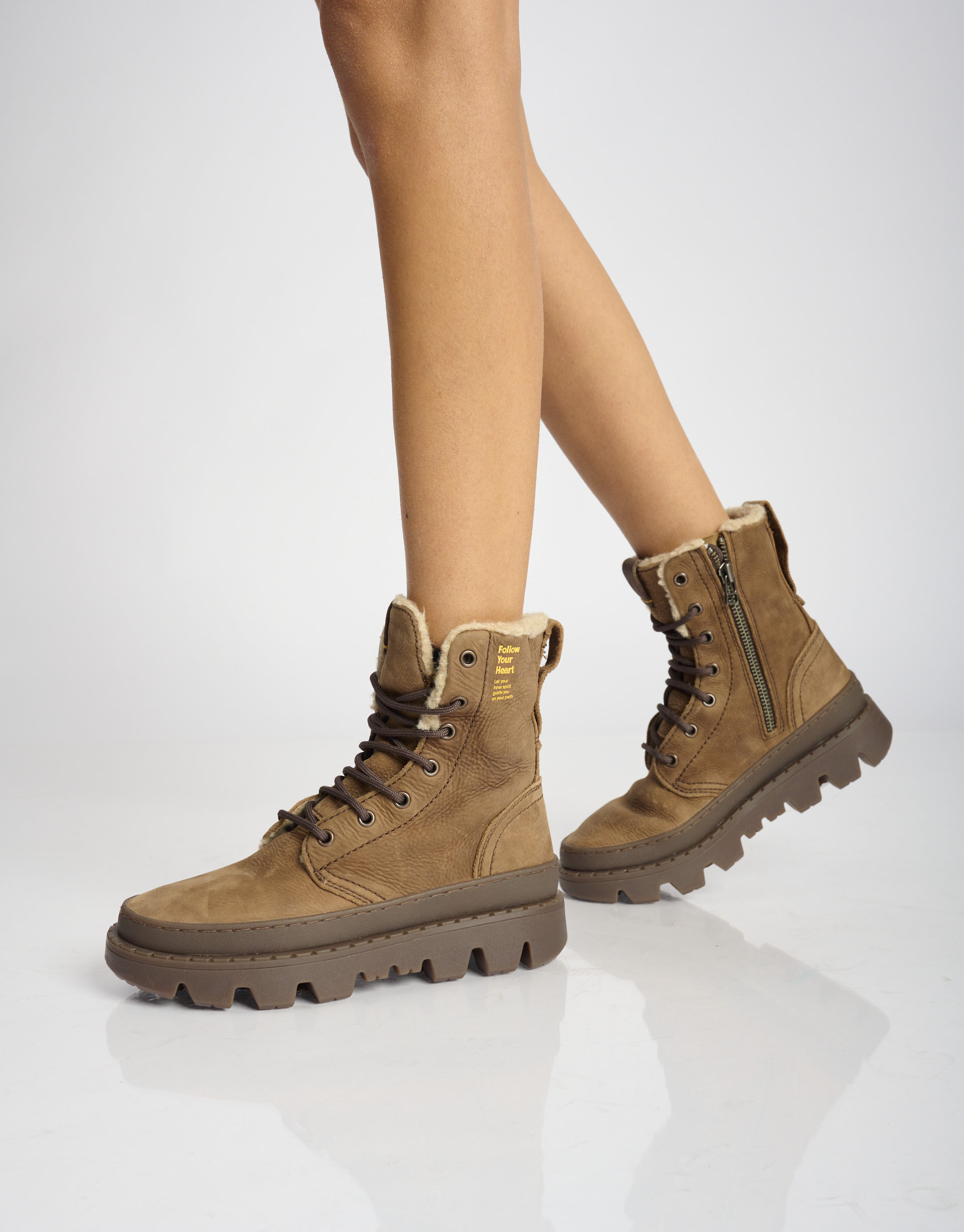 נעלי נשים - Satorisan - מגפנים עם שרוכים UNALOME - חום1