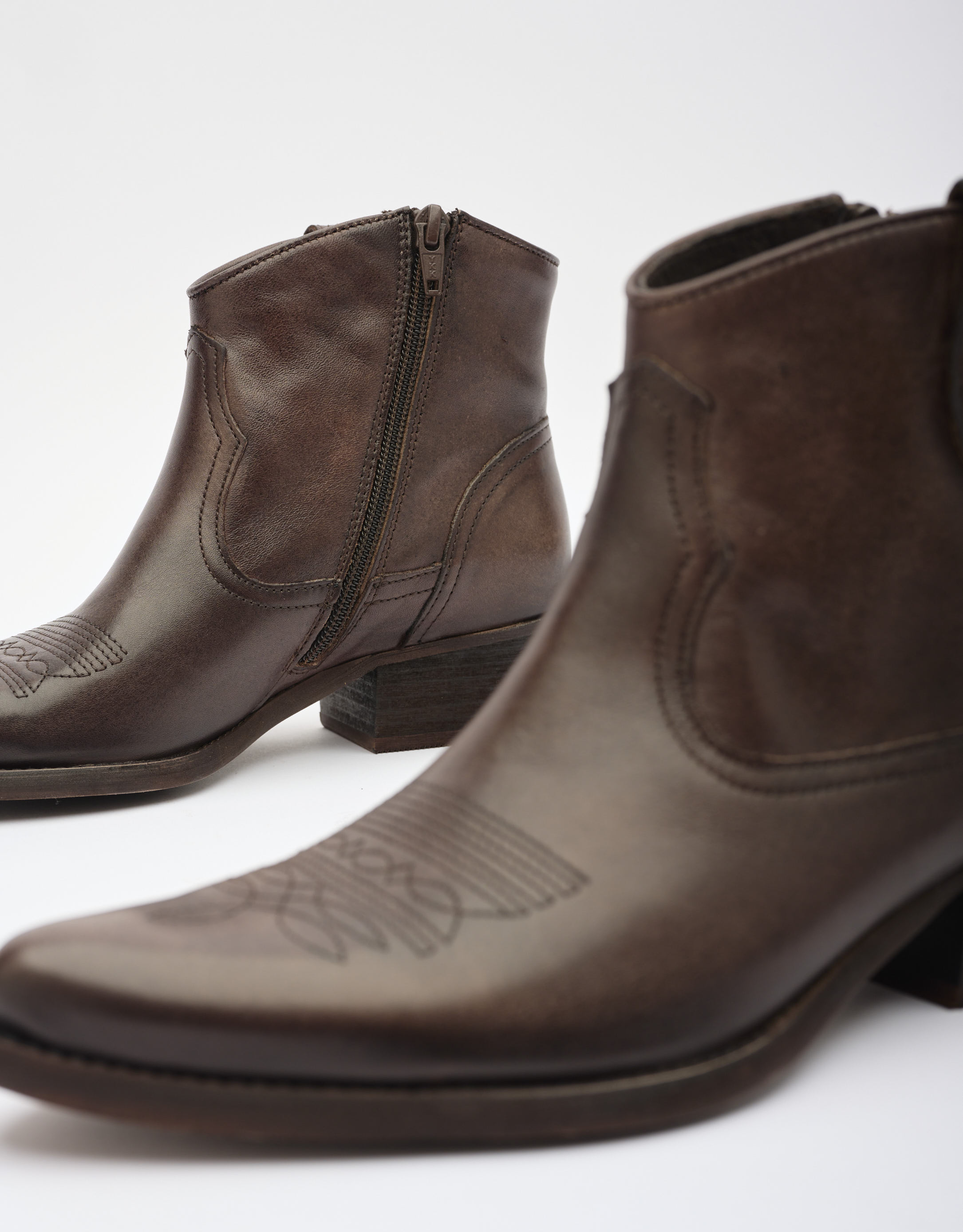 נעלי נשים - Felmini - מגפוני בוקרים WEST - חום כהה1