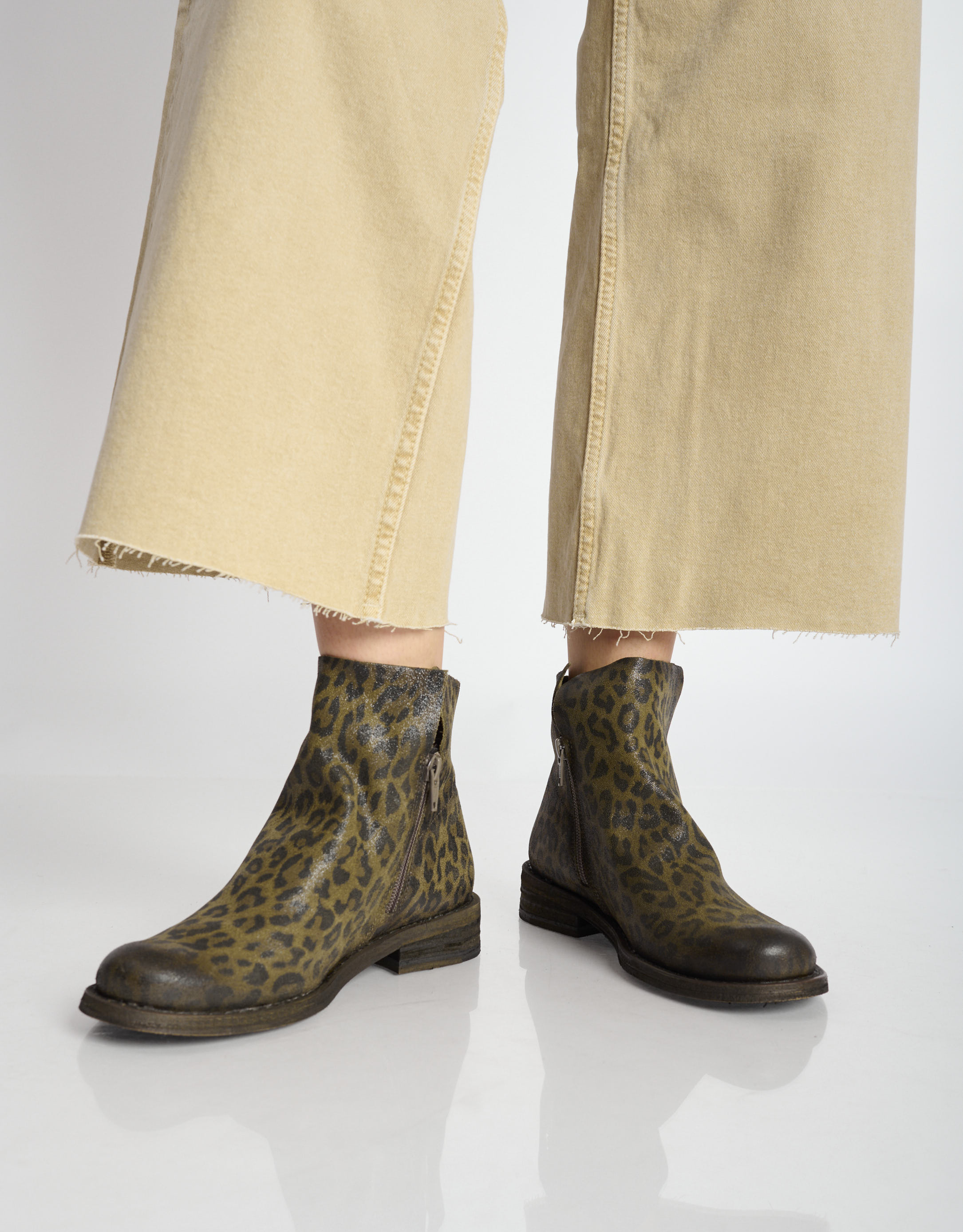 נעלי נשים - Felmini - מגפונים מנומרים GREDO - ירוק מנומר1