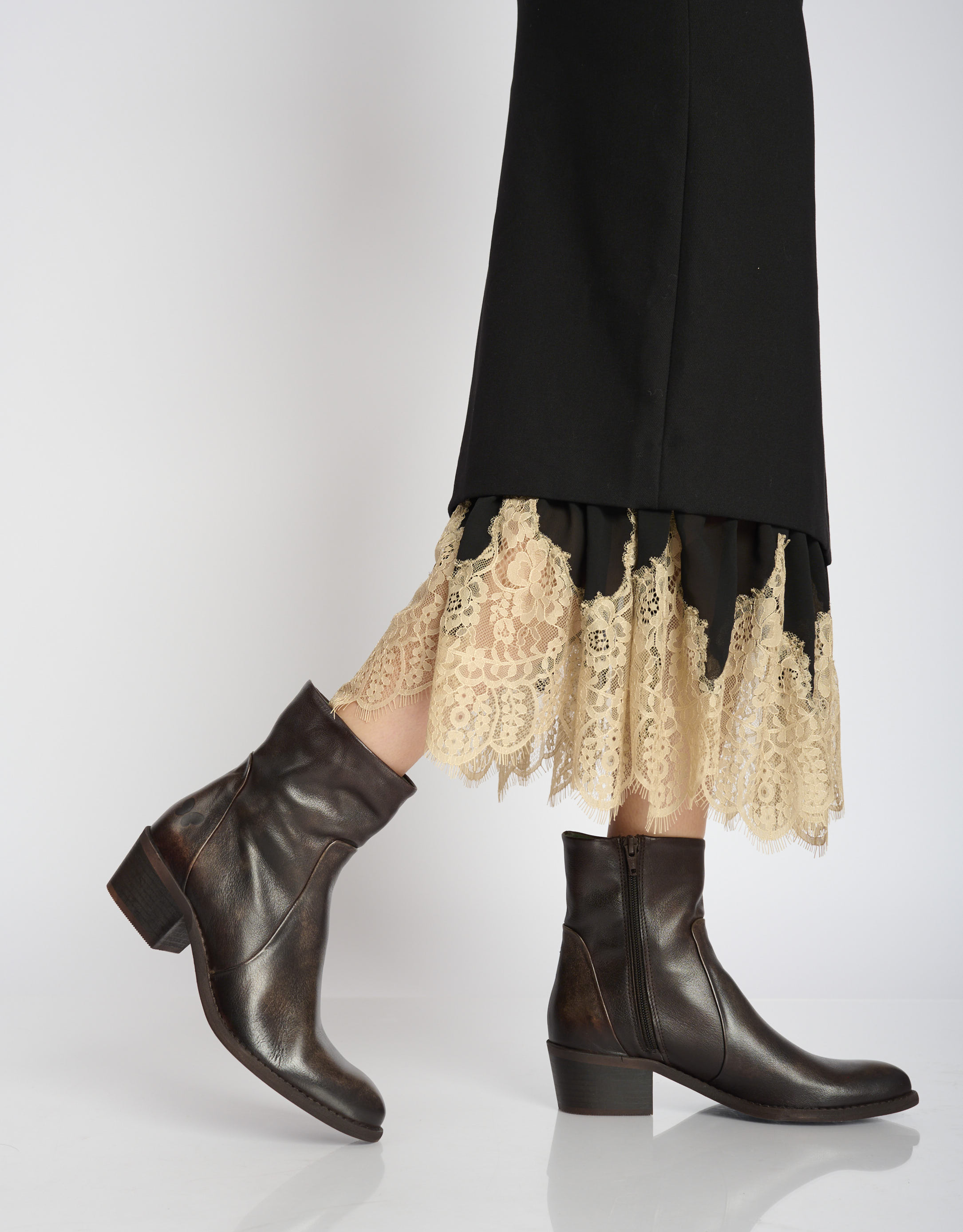 נעלי נשים - Felmini - מגפוני עור RUBI - חום כהה1