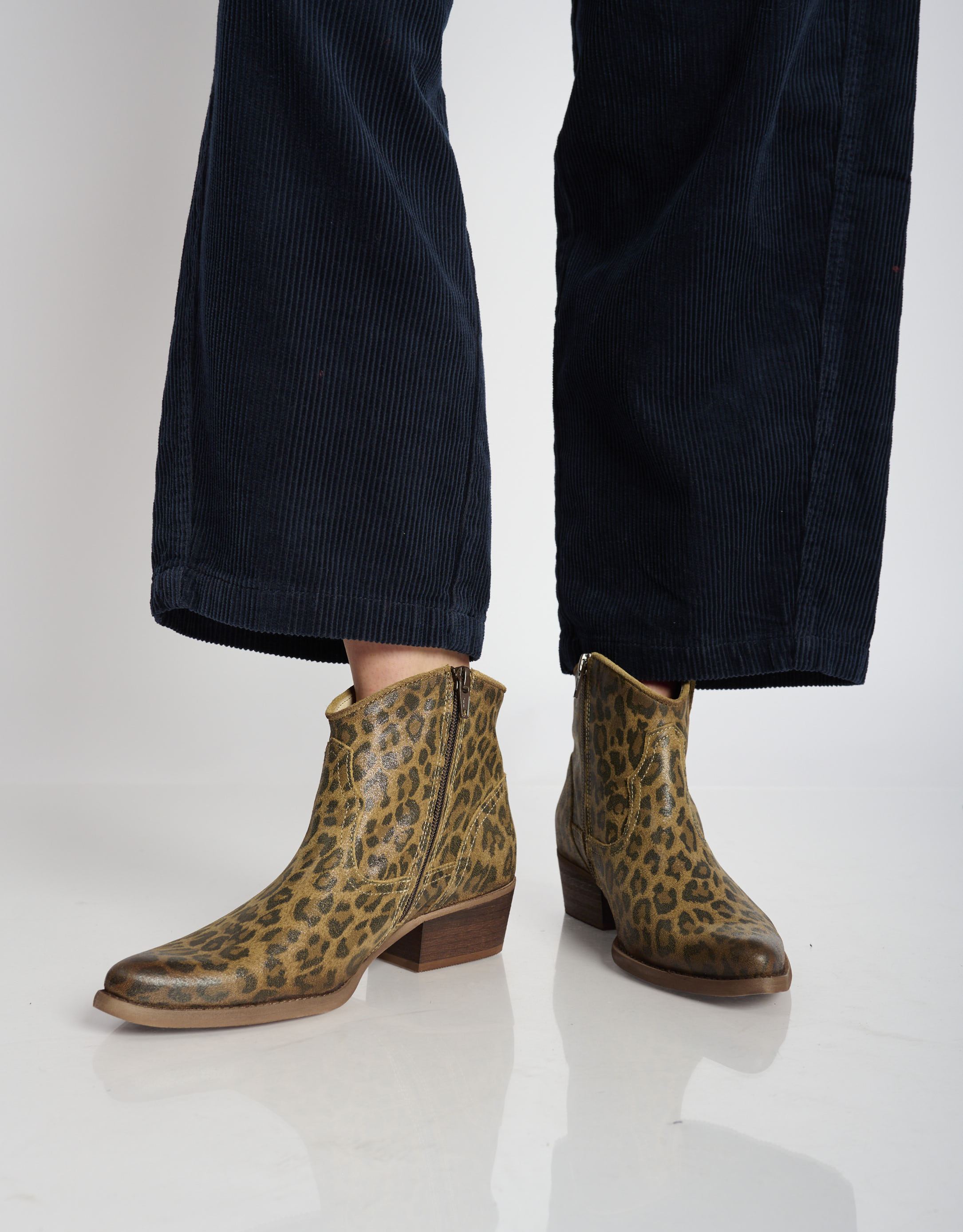 נעלי נשים - Felmini - מגפוני בוקרים WEST נמר - חום מנומר3