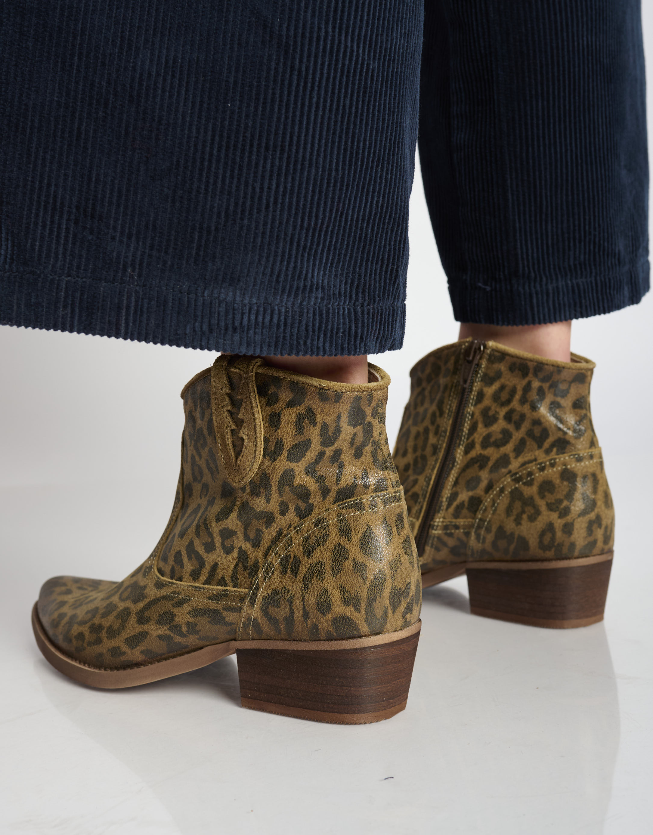 נעלי נשים - Felmini - מגפוני בוקרים WEST נמר - חום מנומר4