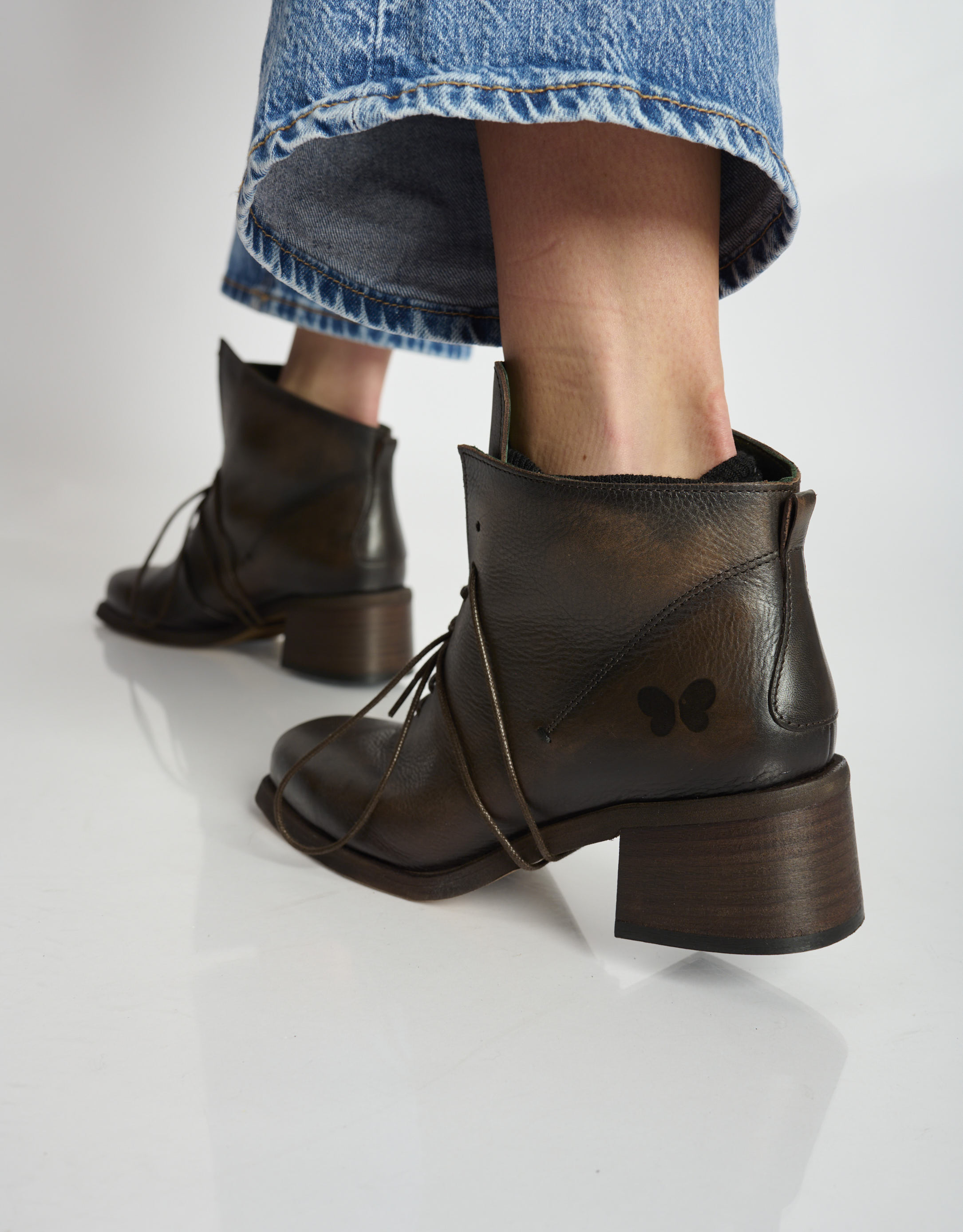 נעלי נשים - Felmini - מגפונים עם שרוכים EMIKO - חום כהה3