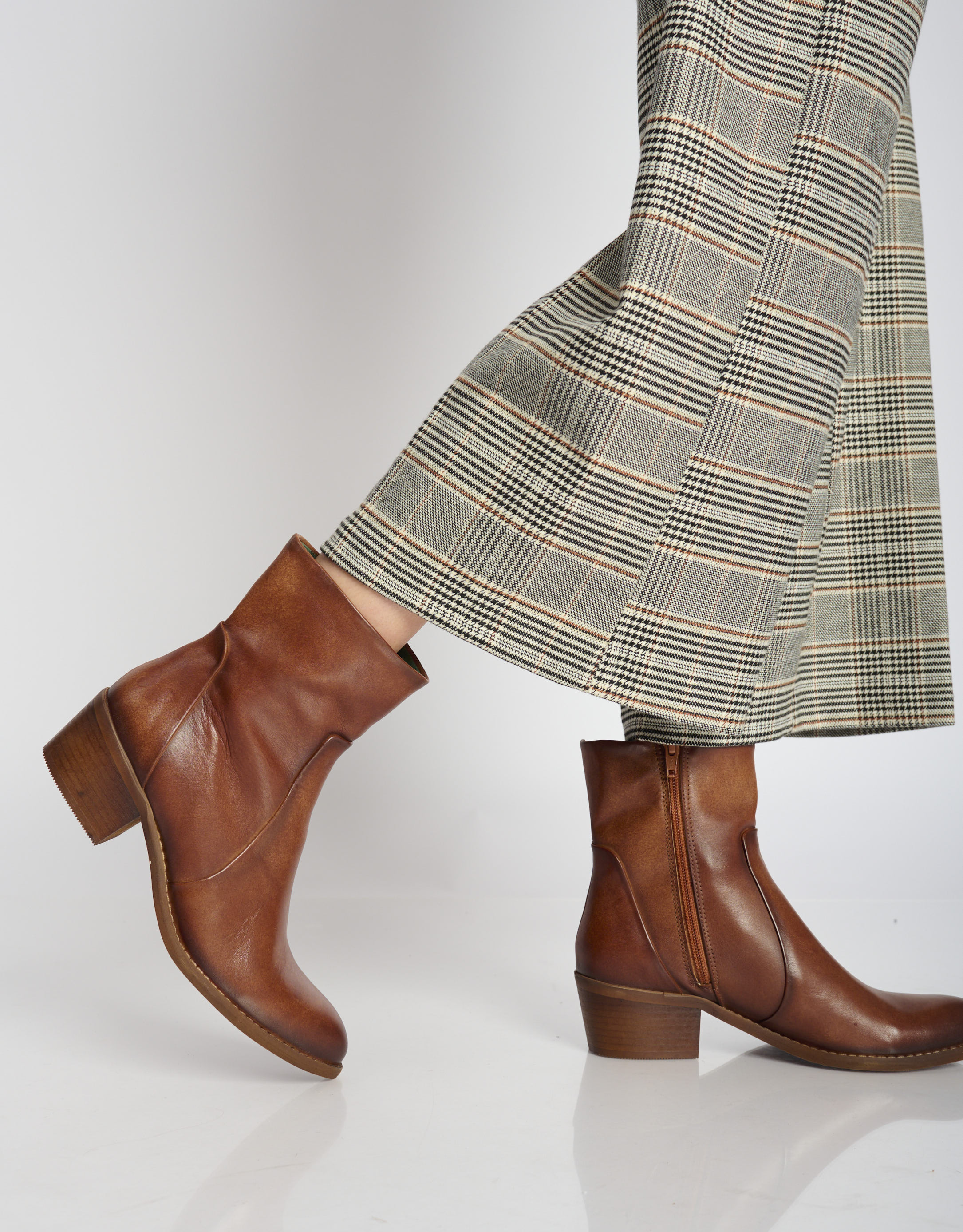 נעלי נשים - Felmini - מגפוני עור RUBI - חום3