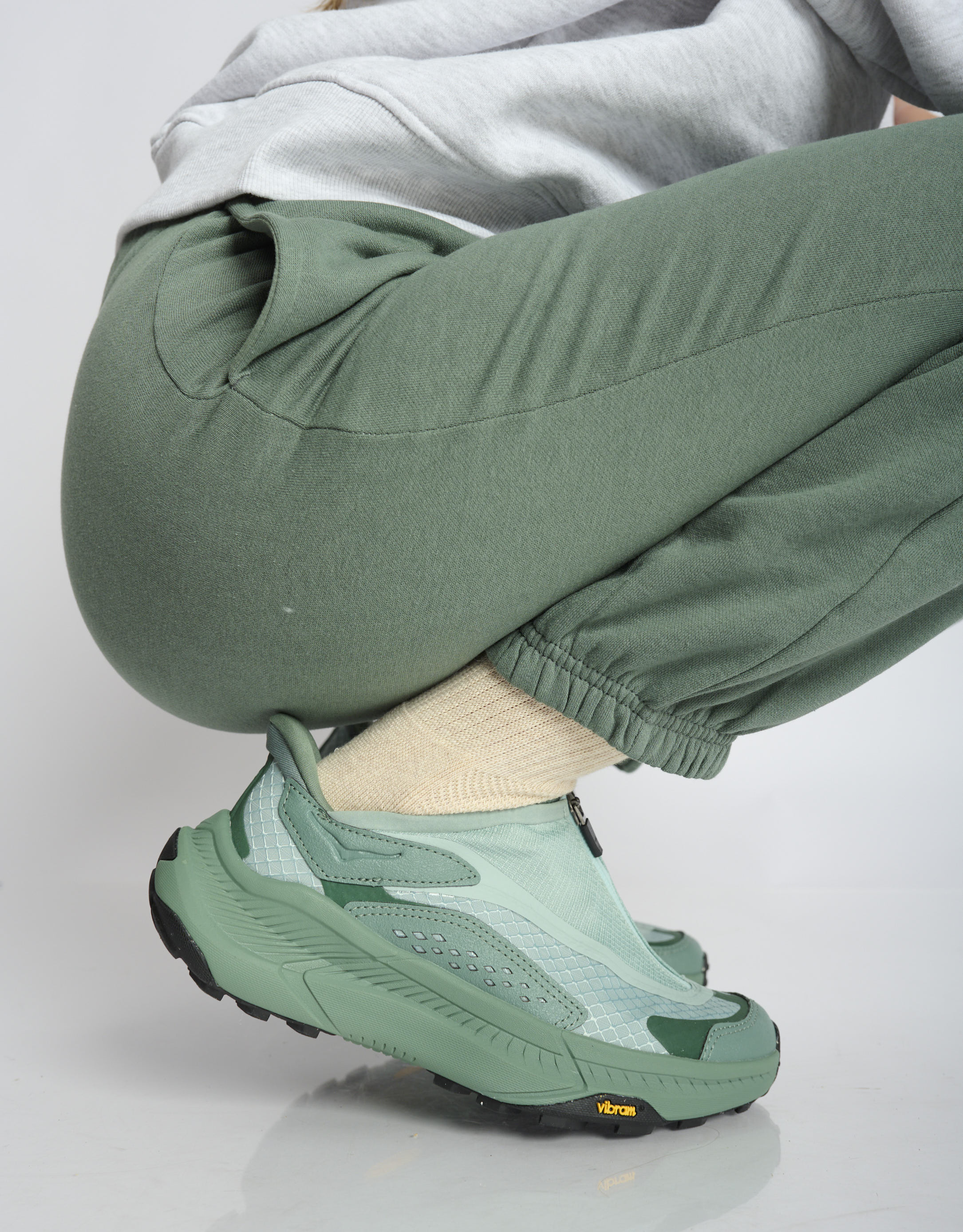 נעלי נשים - Hoka - סניקרס PROJECT TRANSPORT - ירוק1