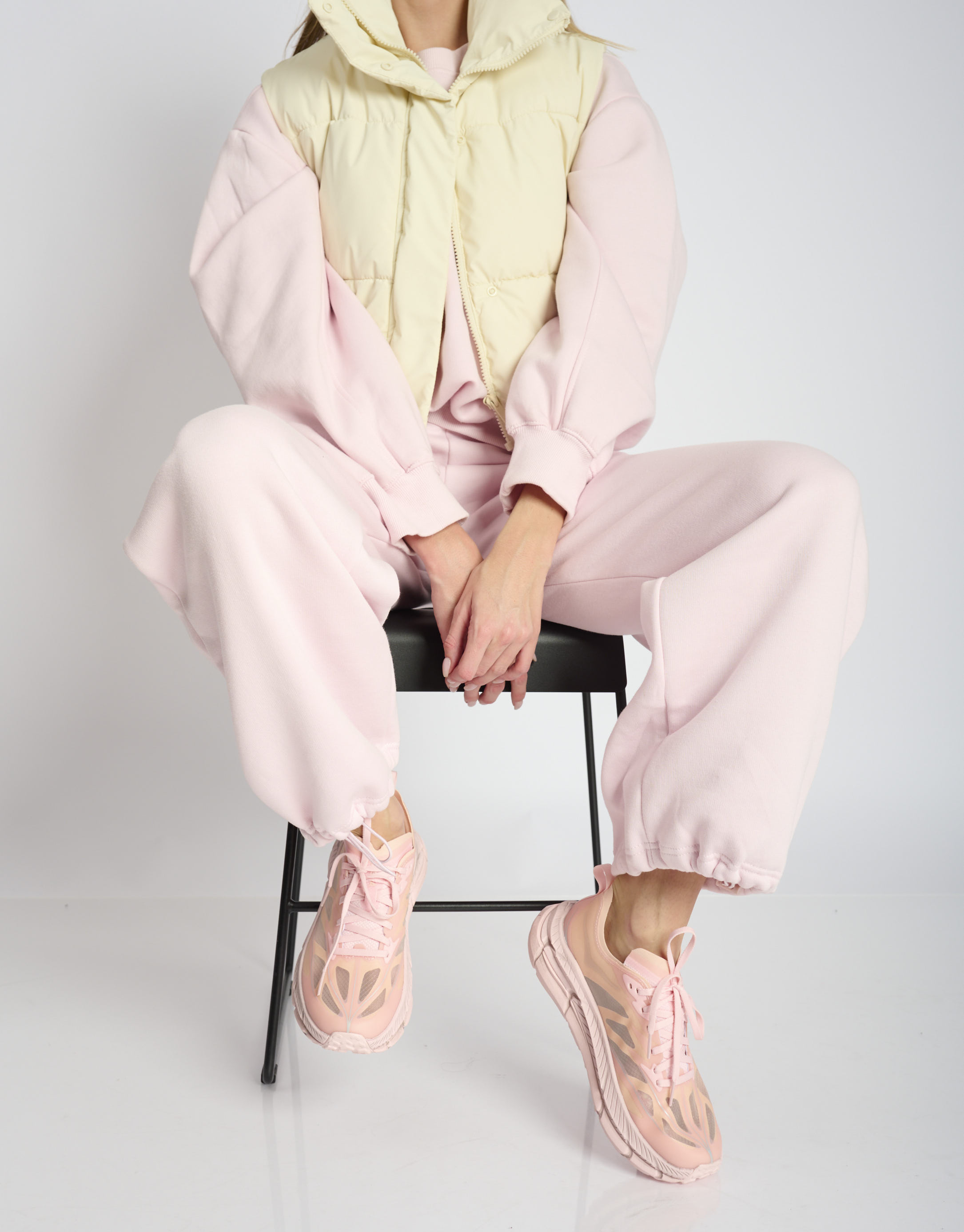 נעלי נשים - Hoka - סניקרס MAFATE SPEED LITE - ורוד1