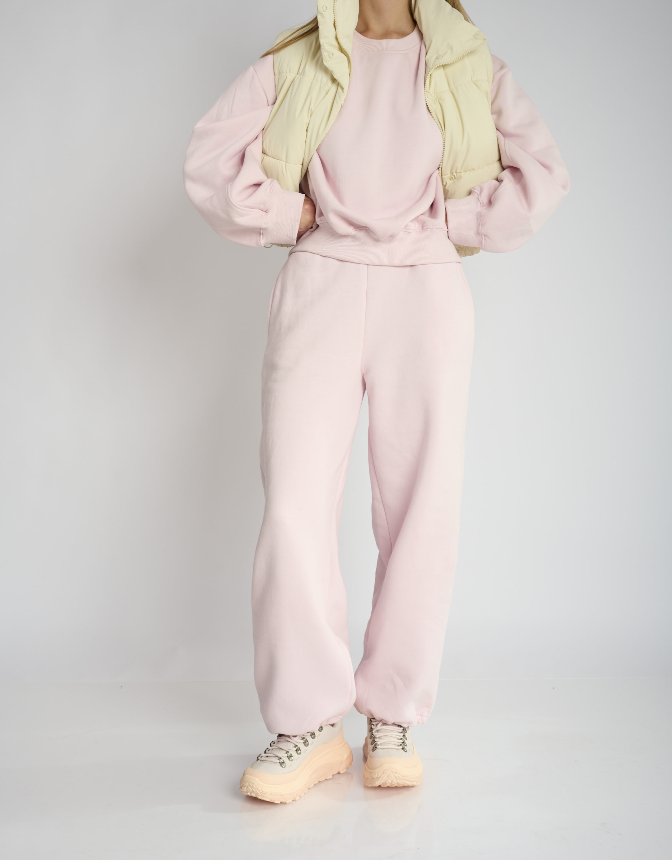 נעלי נשים - Hoka - סניקרס TOR SUMMIT - בז'   ורוד3