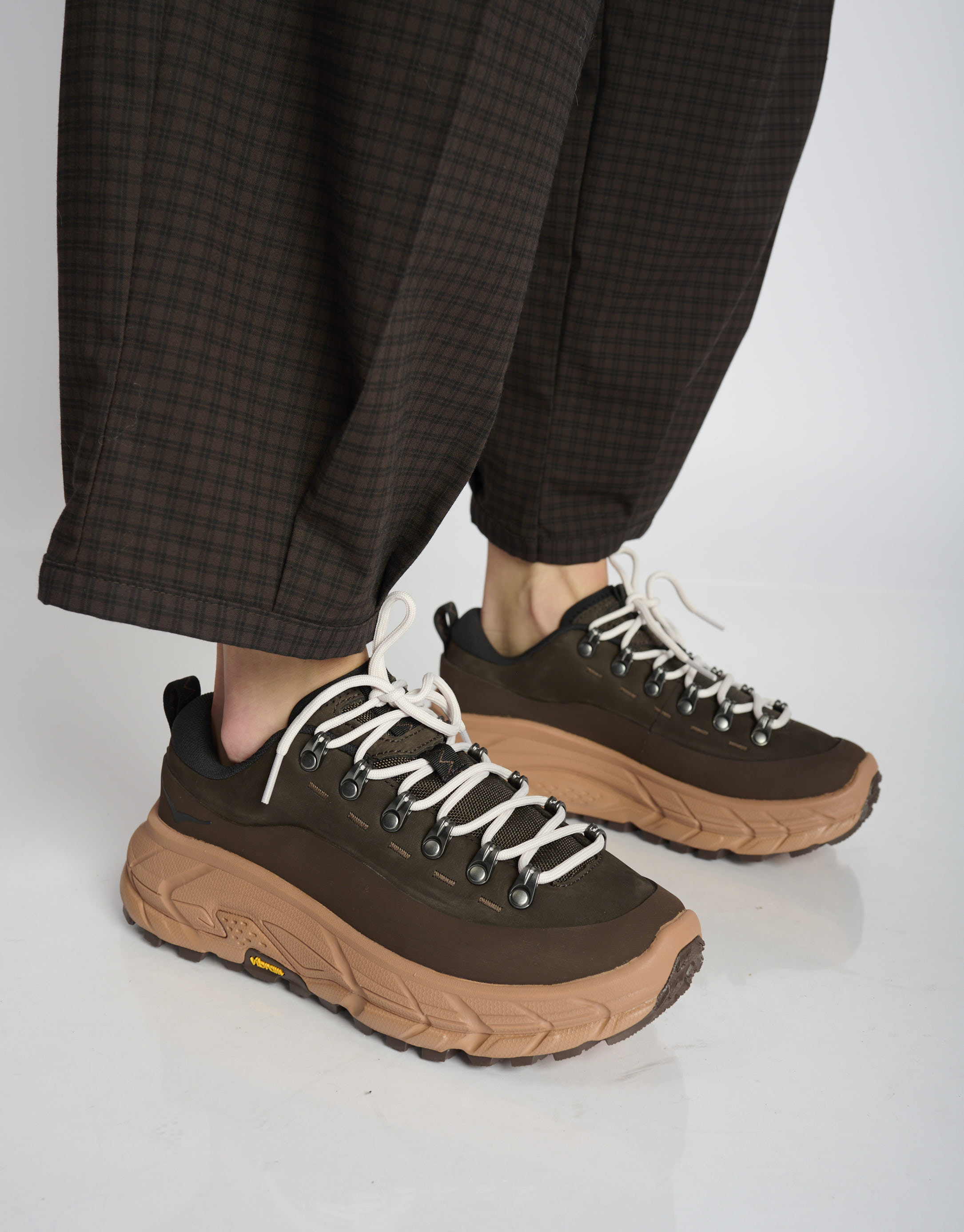 נעלי נשים - Hoka - סניקרס TOR SUMMIT - חום4