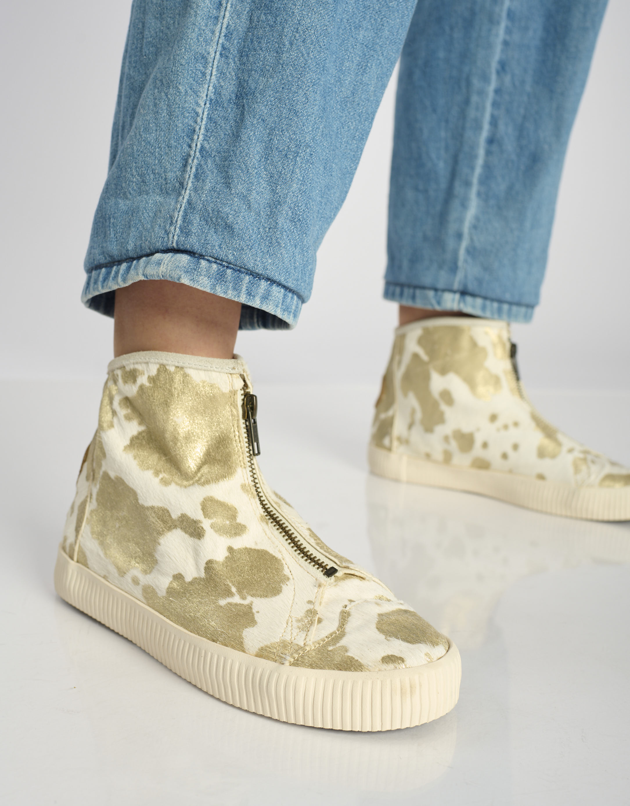 נעלי נשים - Aro - מגפונים עם והדפס  NOELLE - לבן   זהב1