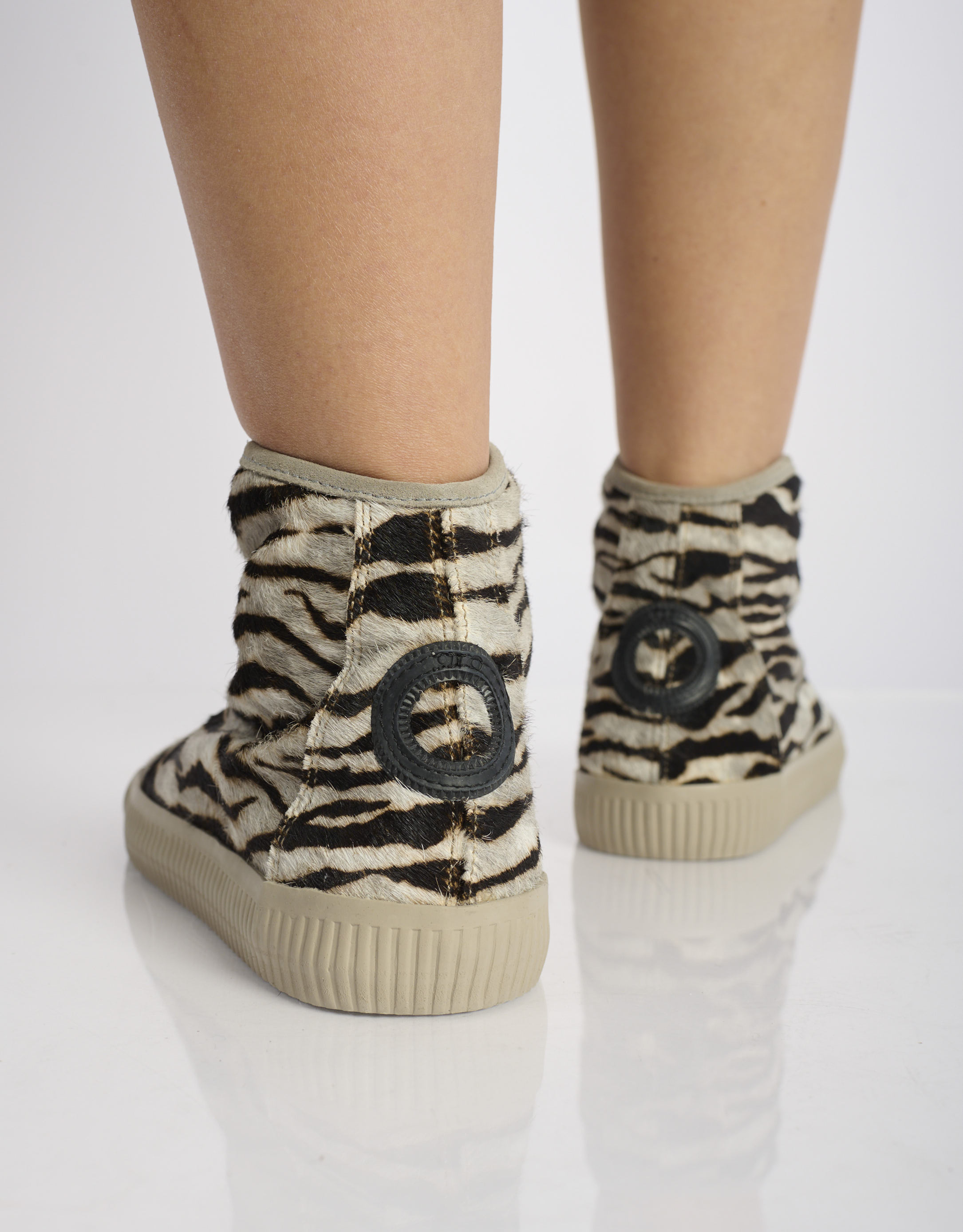 נעלי נשים - Aro - מגפונים עם והדפס  NOELLE - זברה4