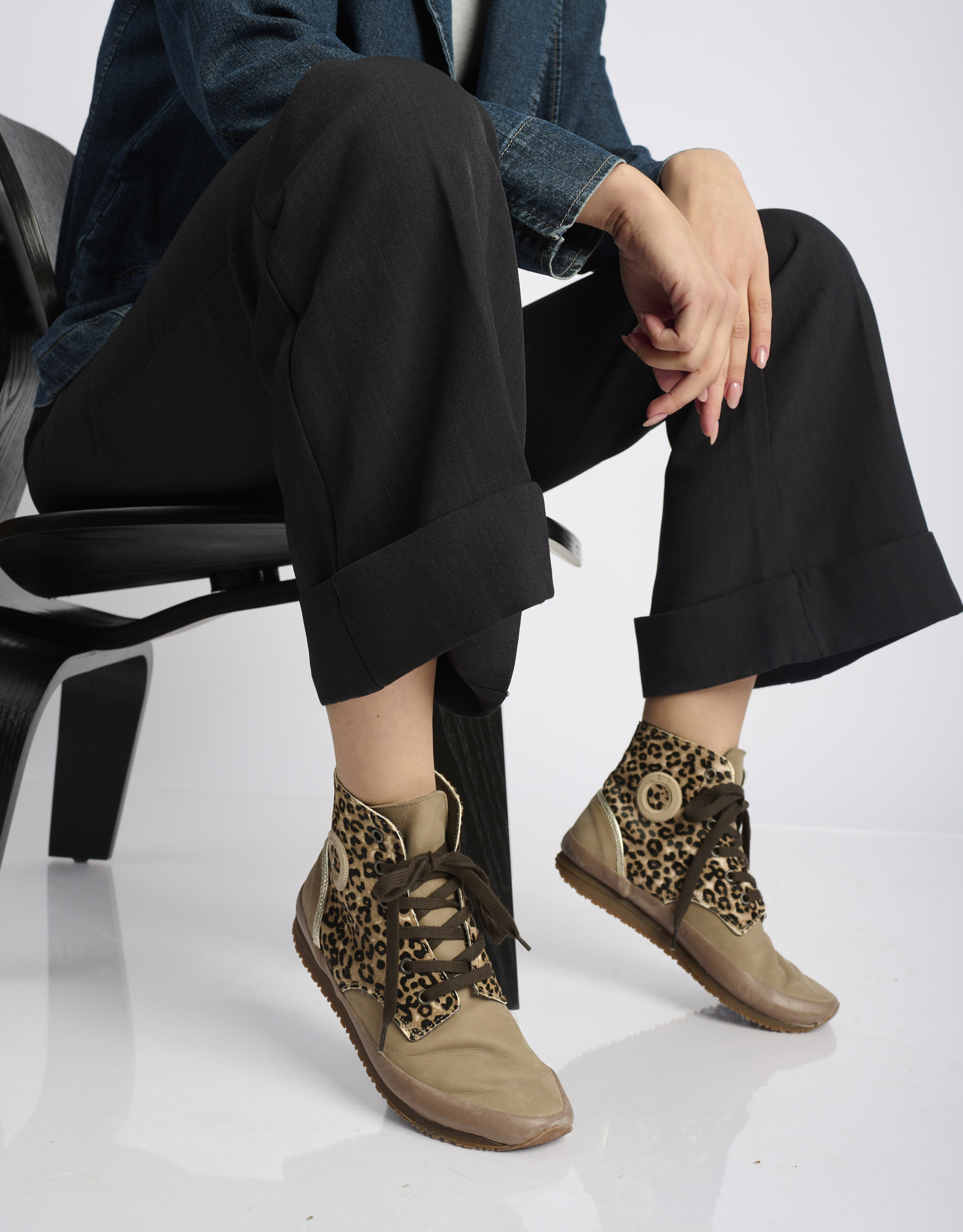 נעלי נשים - Aro - סניקרס גבוהות עם הדפס JAQ - נמר1