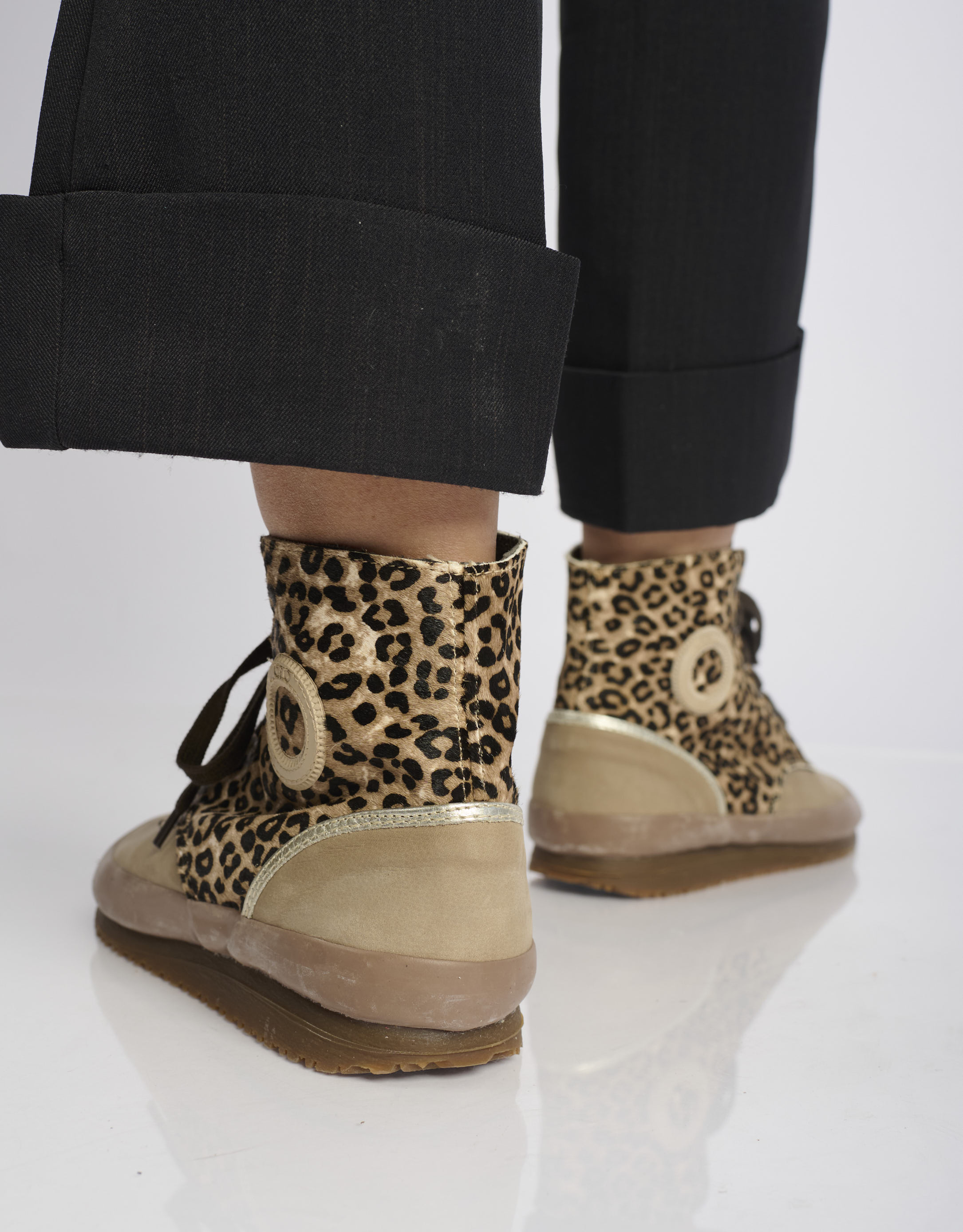 נעלי נשים - Aro - סניקרס גבוהות עם הדפס JAQ - נמר3