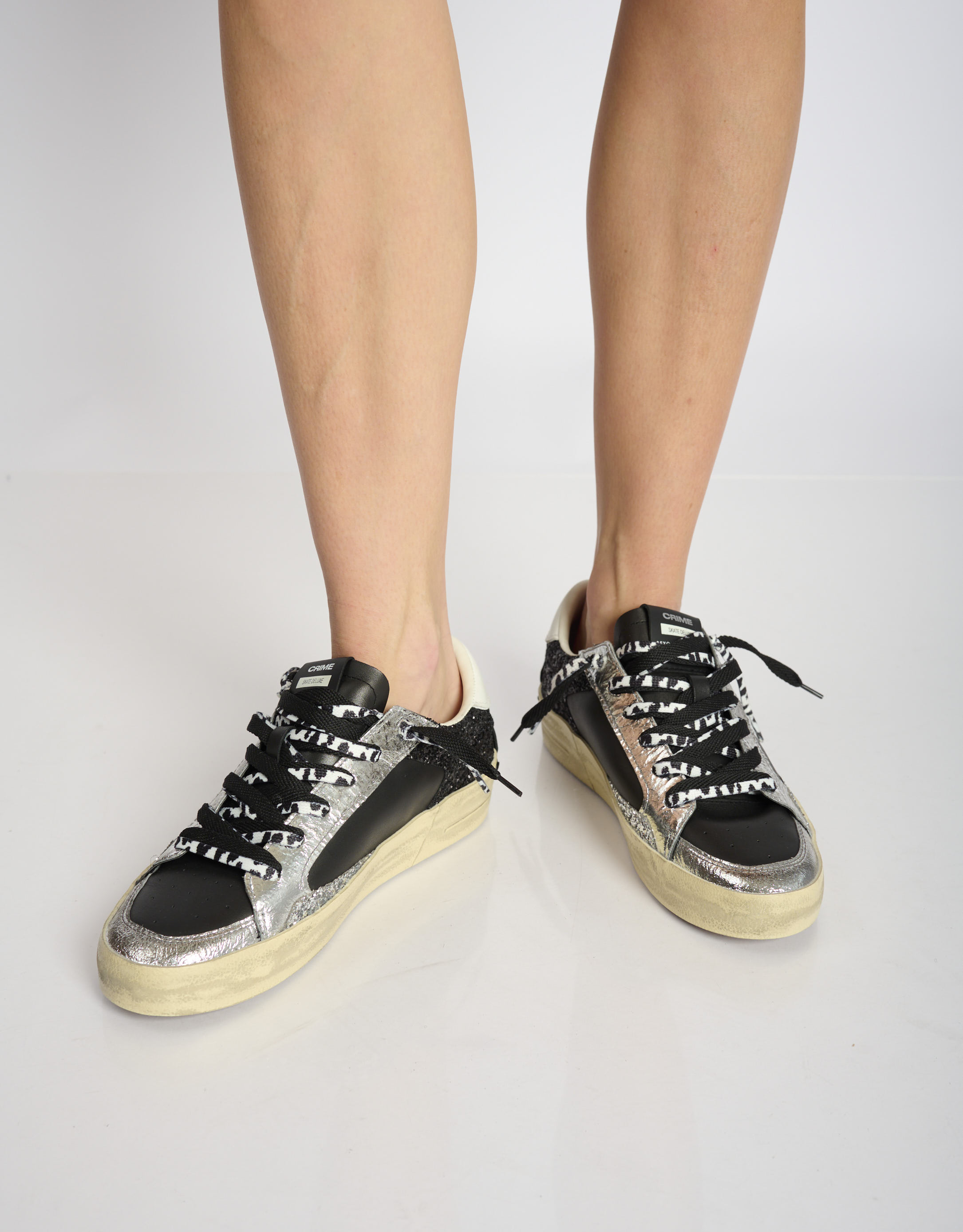 נעלי נשים - Crime London - סניקרס FREYA - שחור   כסף2
