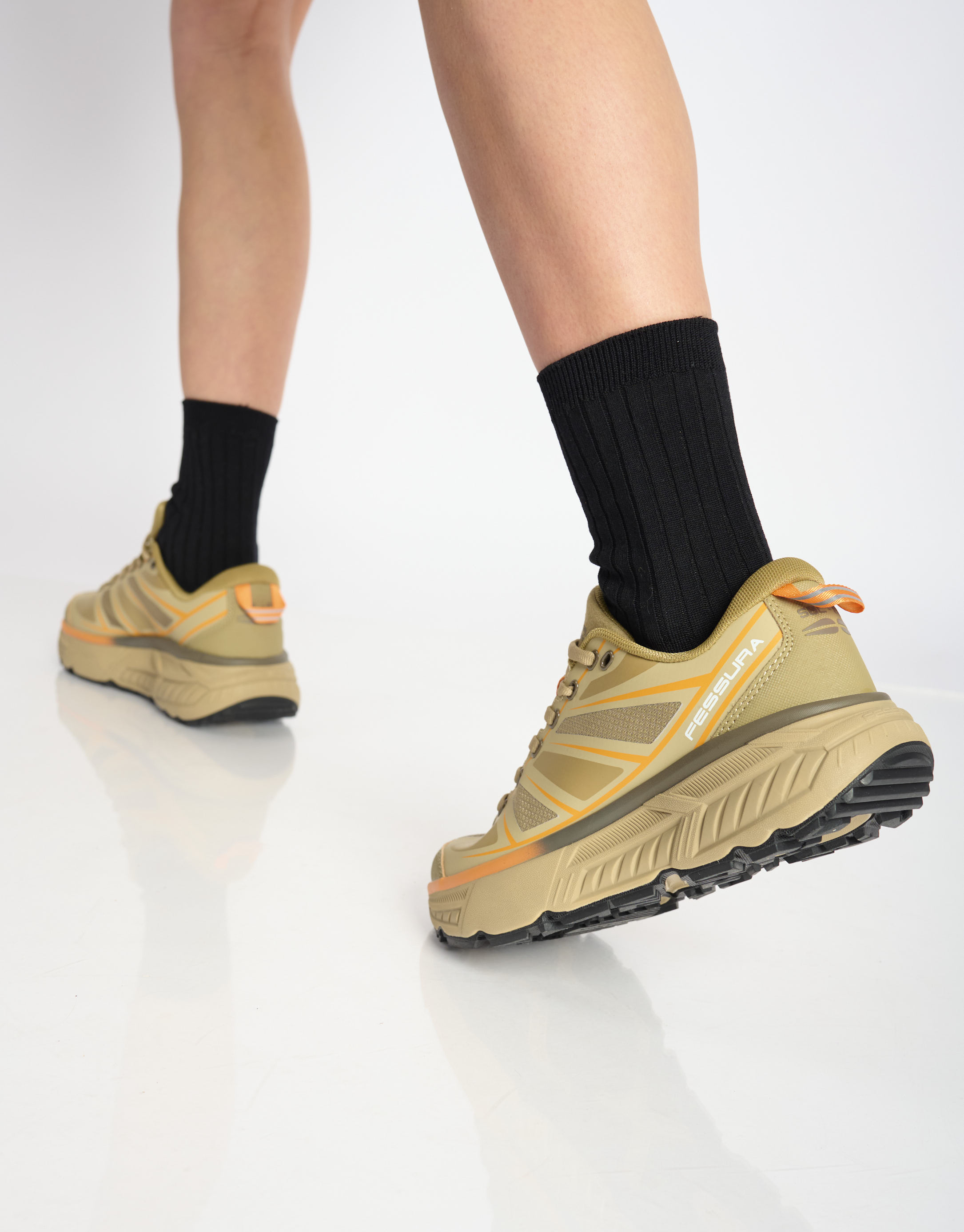 נעלי נשים - Fessura - סניקרס TRAIL SBL - בז'   כתום4