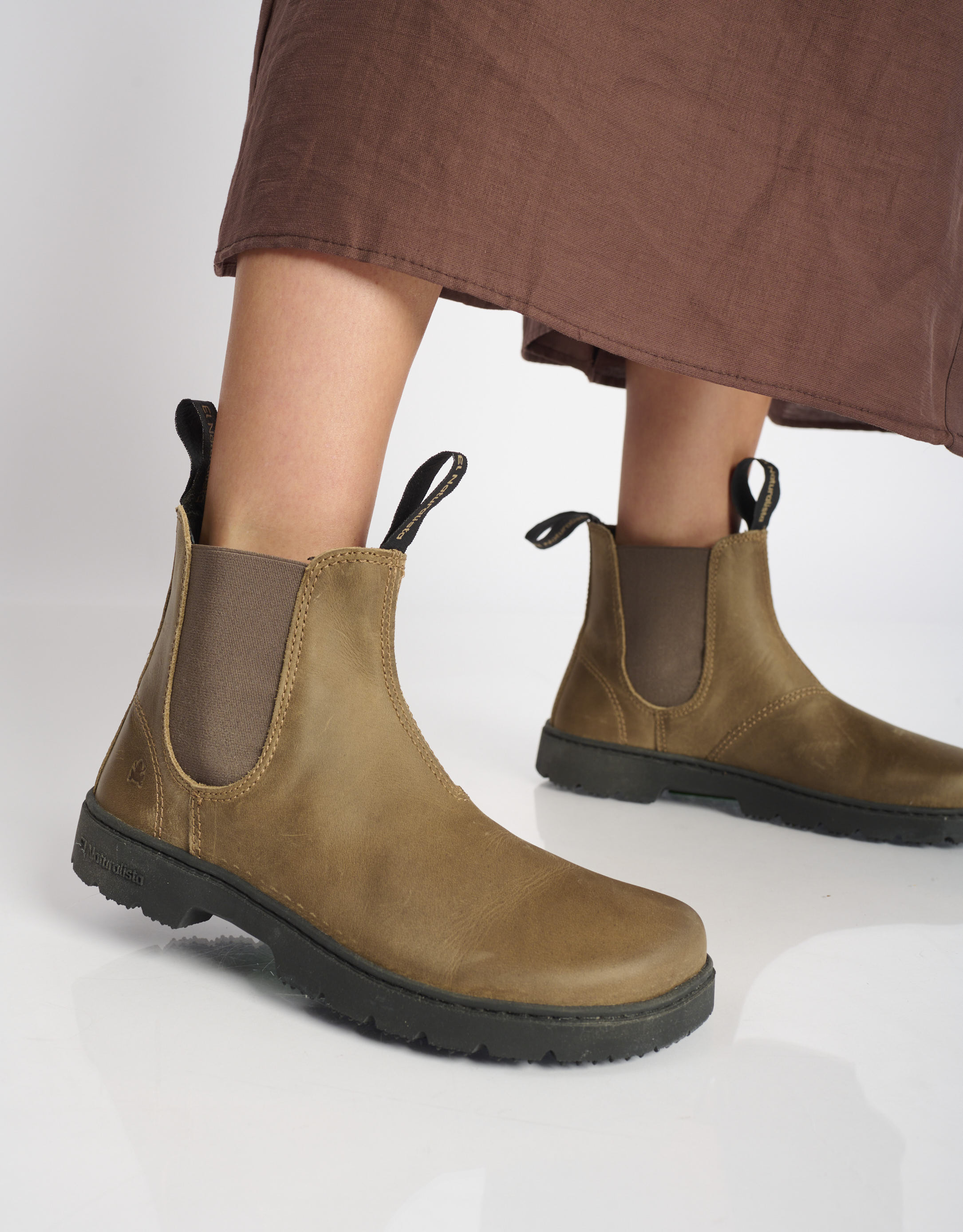 נעלי נשים - El Naturalista - מגפוני צ'לסי NOMADA - חום בהיר1