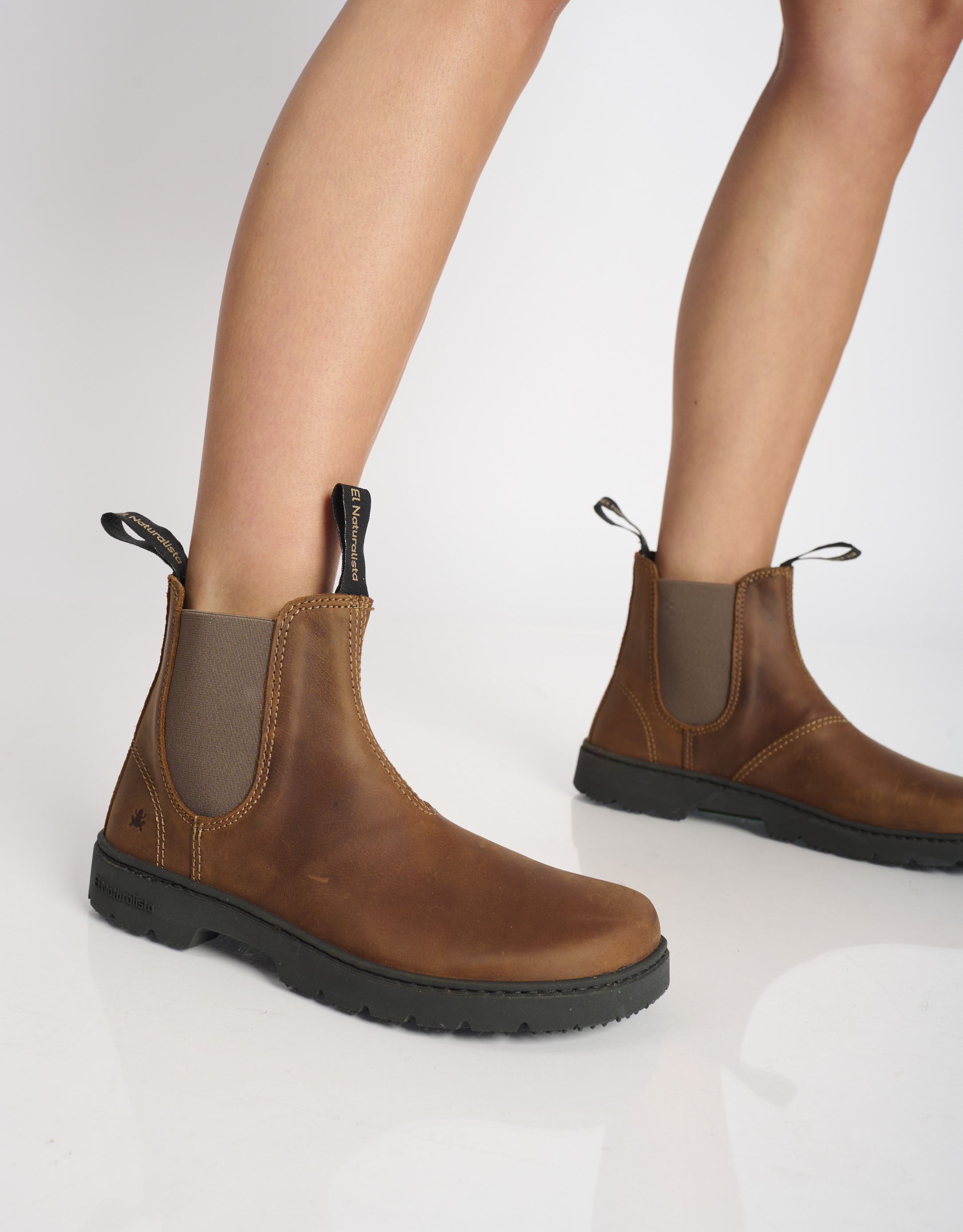 נעלי נשים - El Naturalista - מגפוני צ'לסי NOMADA - חום4