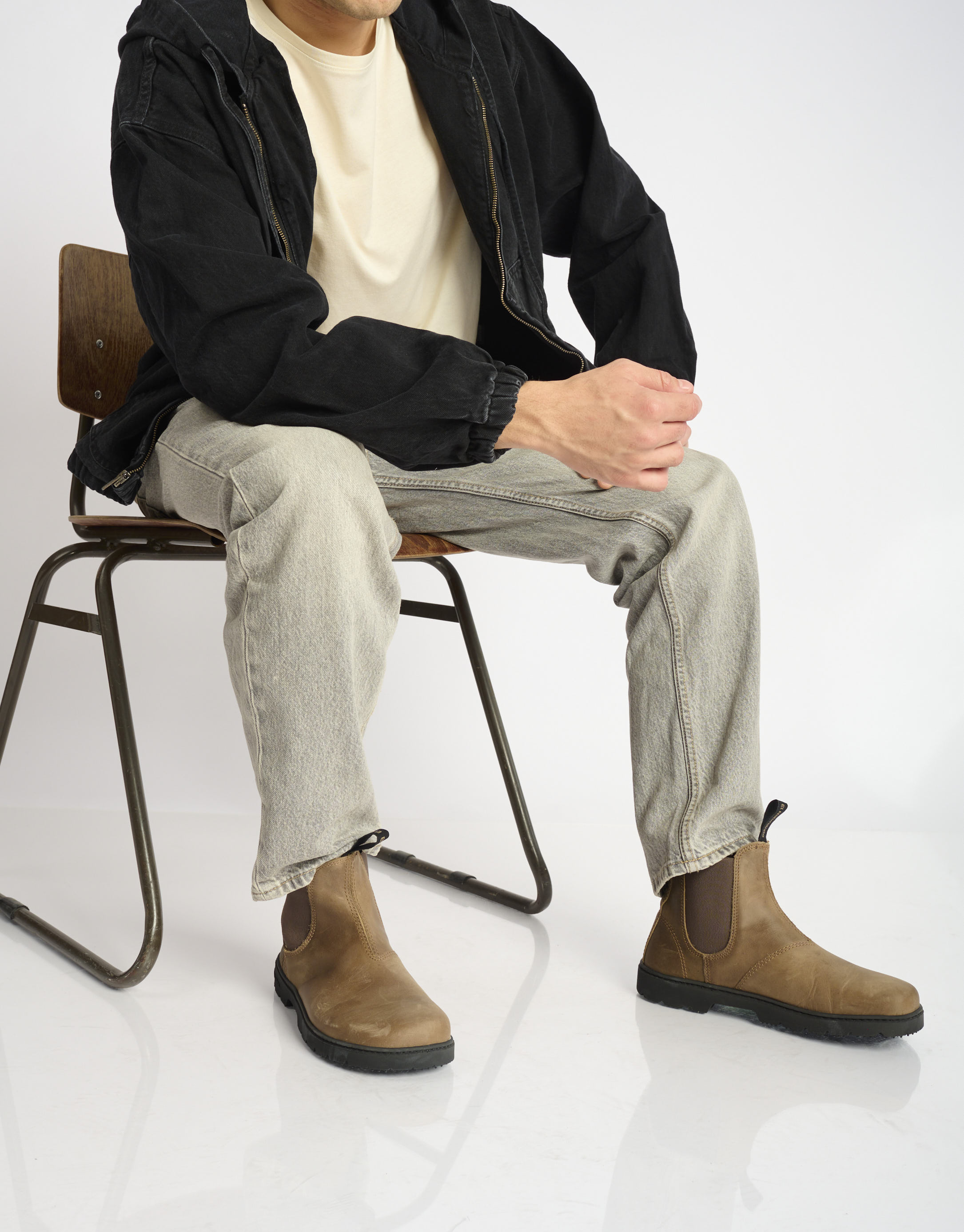 נעלי גברים - El Naturalista - מגפוני צ'לסי NOMADA - אפור חום1