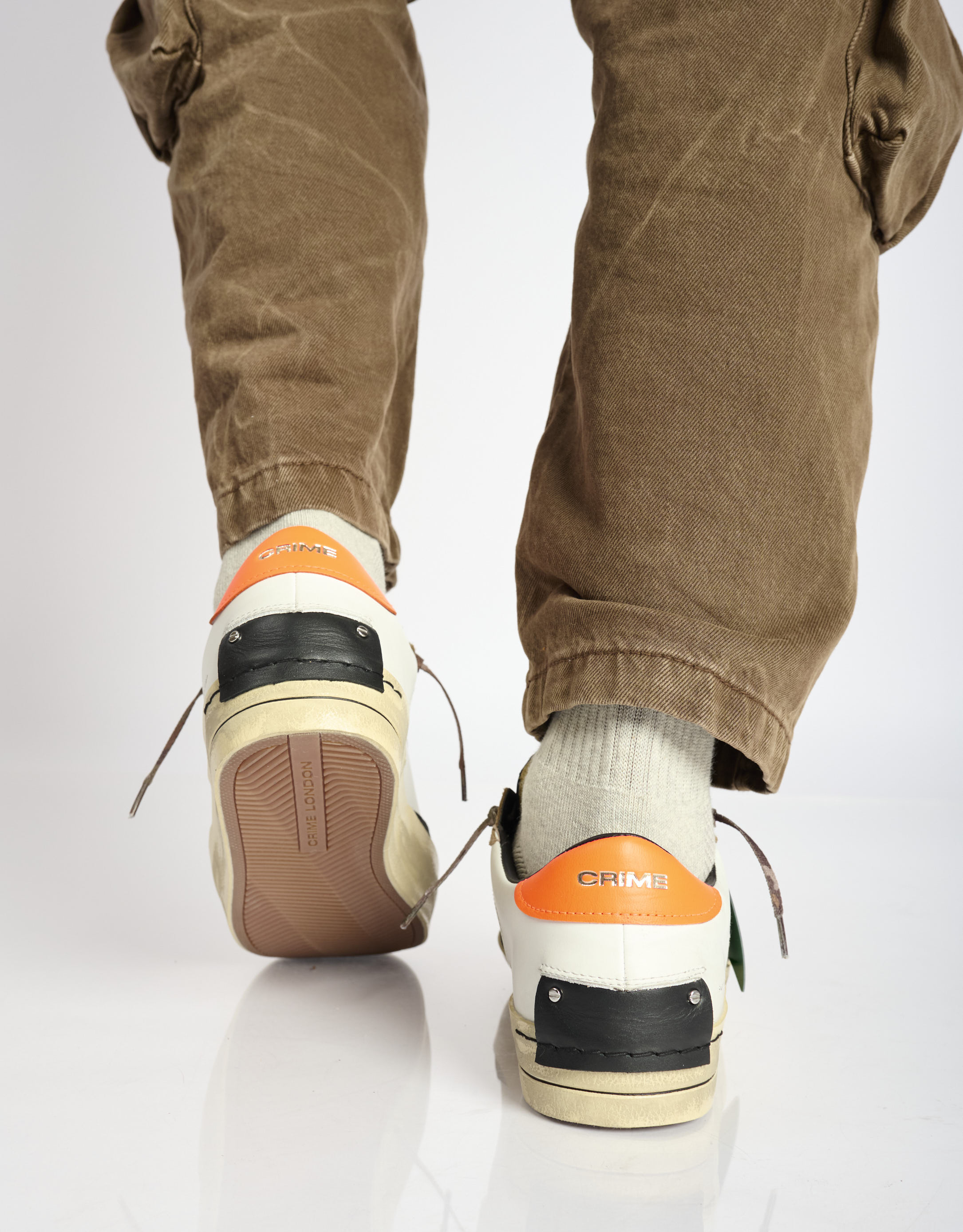 נעלי גברים - Crime London - סניקרס ALBIE - לבן   כתום4