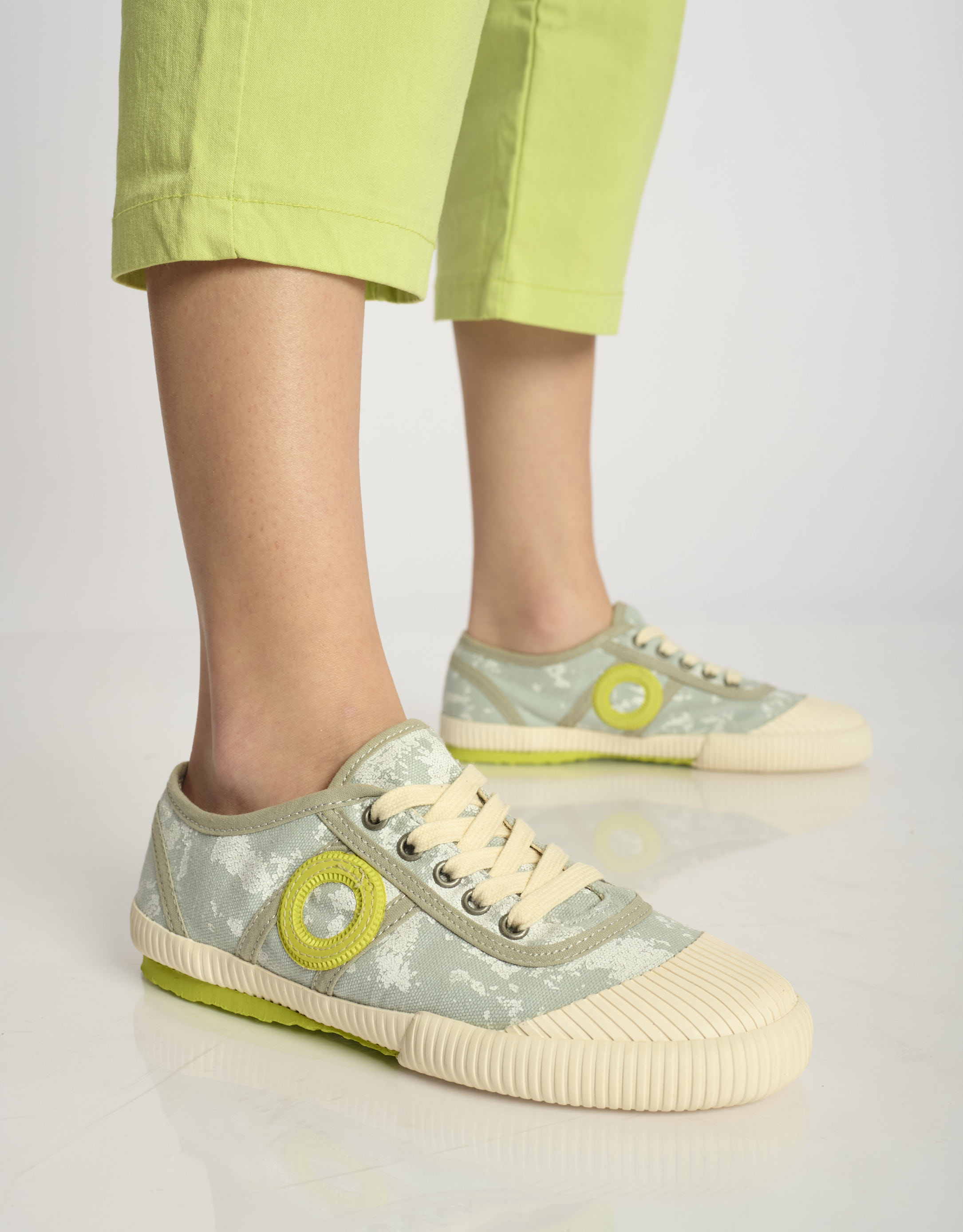 נעלי נשים - Aro - סניקרס בד CHARLIE C - אפור בהיר2
