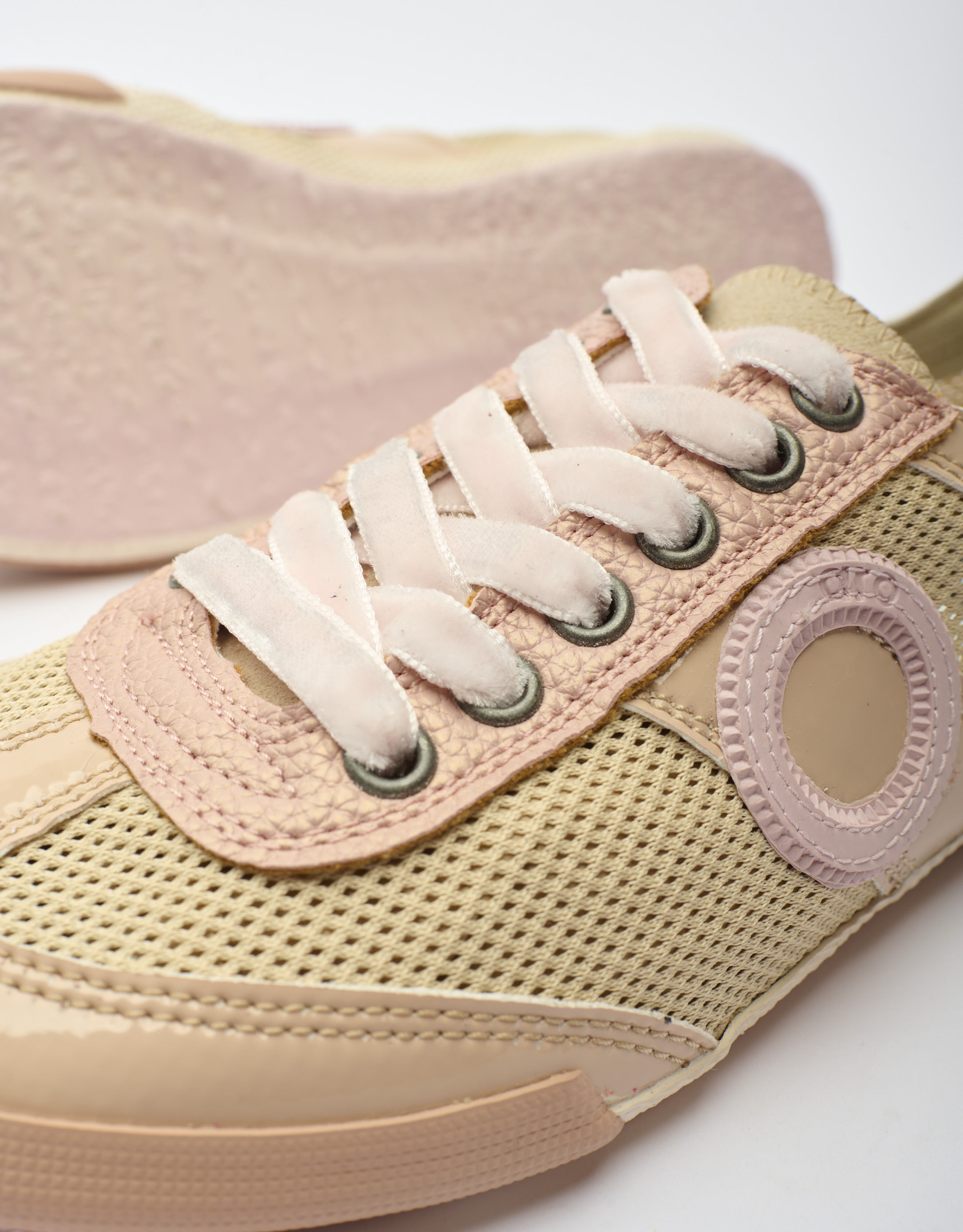 נעלי נשים - Aro - סניקרס לק  JOANETA - ורוד בהיר4